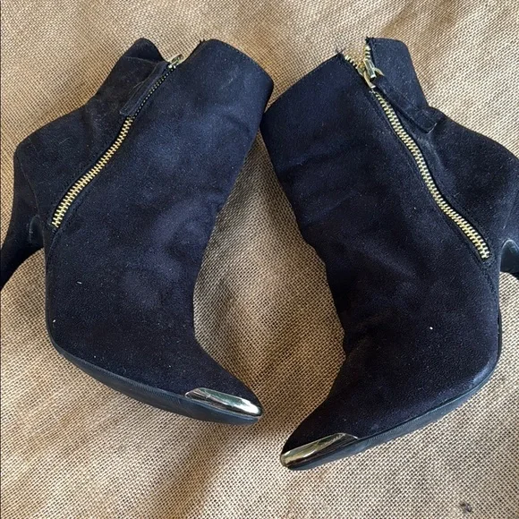 Elegant Black Suede Ankle Boots just Fab Size 6 - Picture 3 of 9